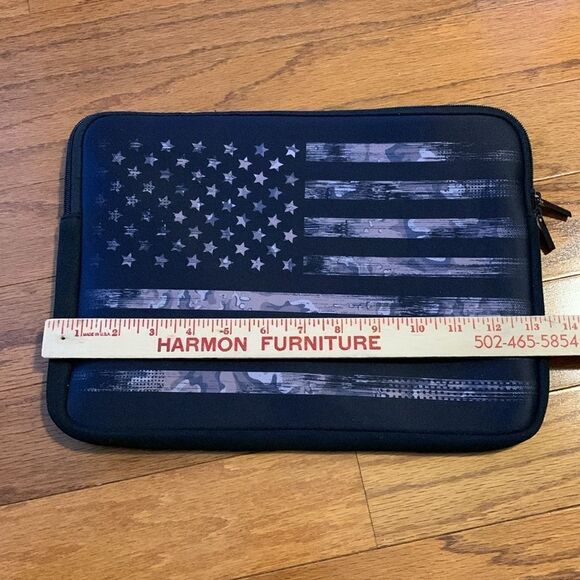 Americana padded laptop case.  Very thick & nice. - Picture 5 of 6